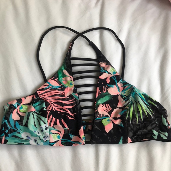 Rip Curl Other - Rip Curl bathing suit top!🖤